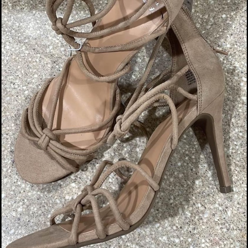 9.5 tan taupe heels